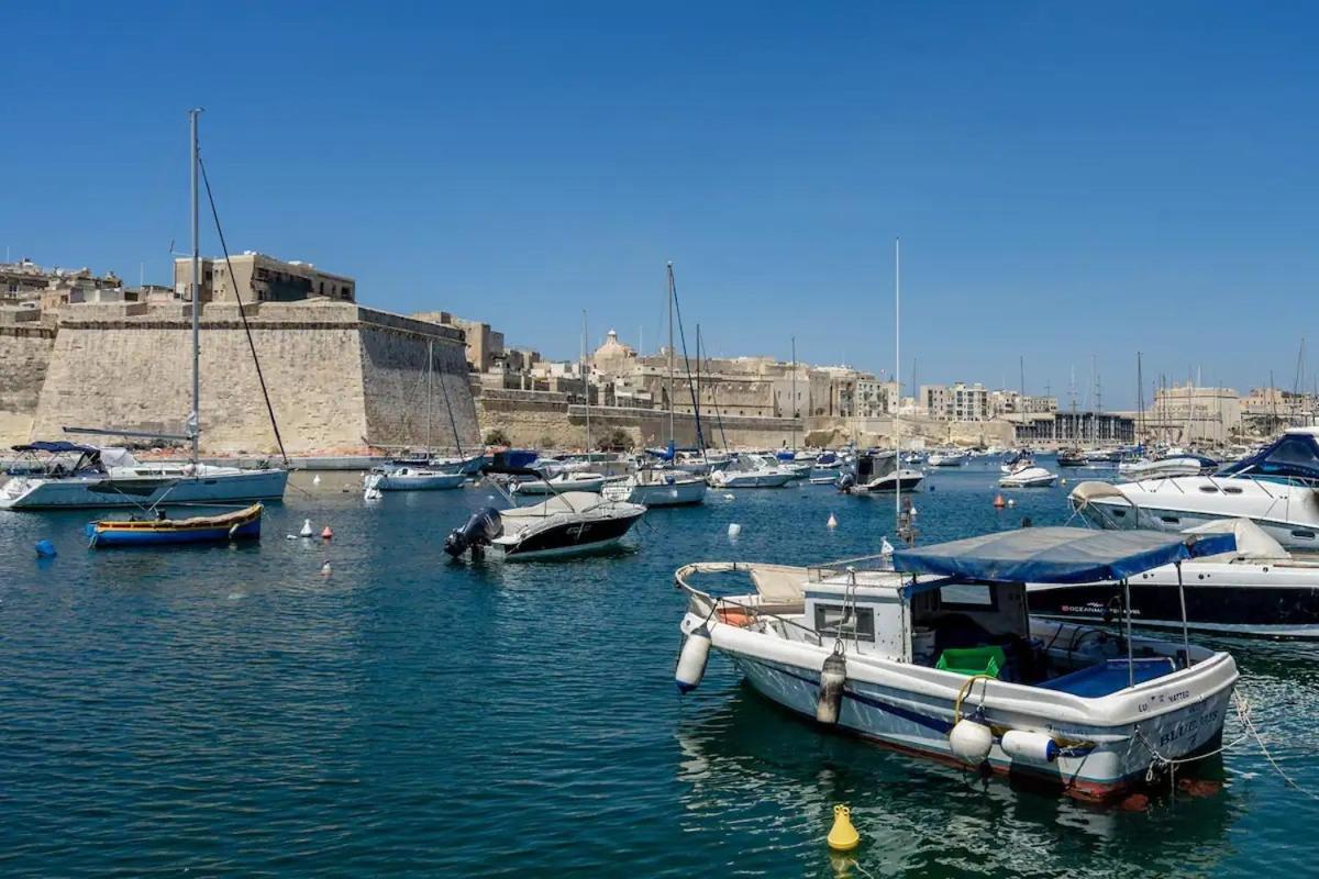Modern Apt Kalkara Seafront! Екстер'єр фото