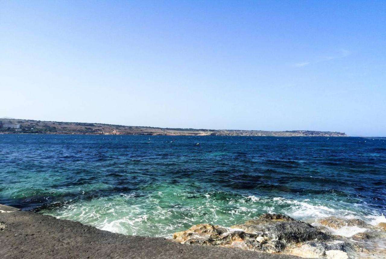 Modern Apt Kalkara Seafront! Екстер'єр фото