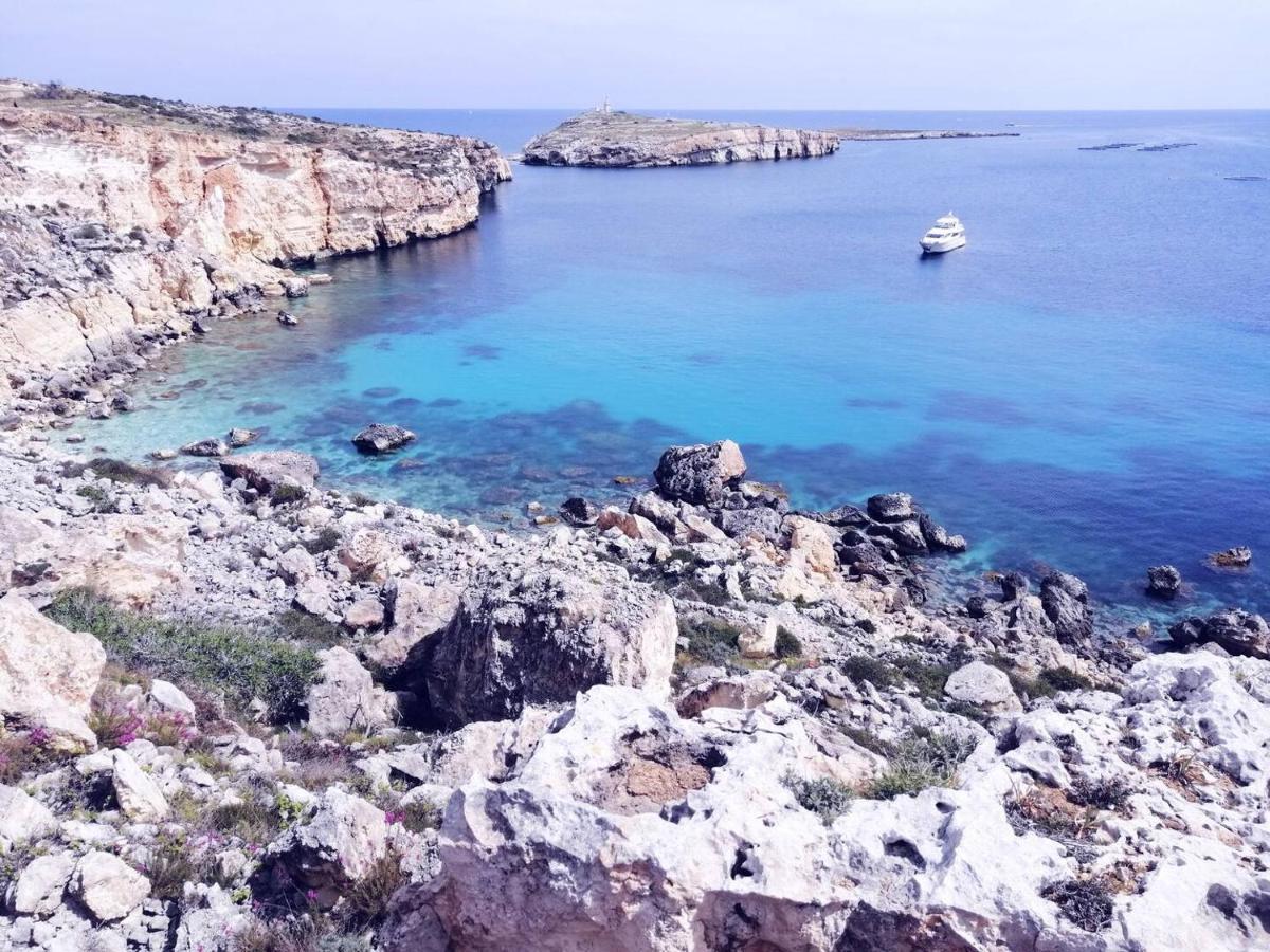 Modern Apt Kalkara Seafront! Екстер'єр фото