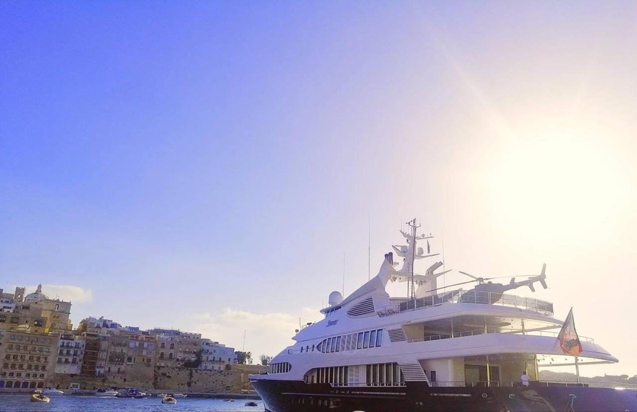 Modern Apt Kalkara Seafront! Екстер'єр фото